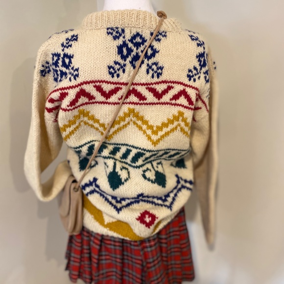 Vintage Hand-Knit Nordic Pullover – Women’s S/M – Bright Après-Ski Charm - Picture 4 of 8